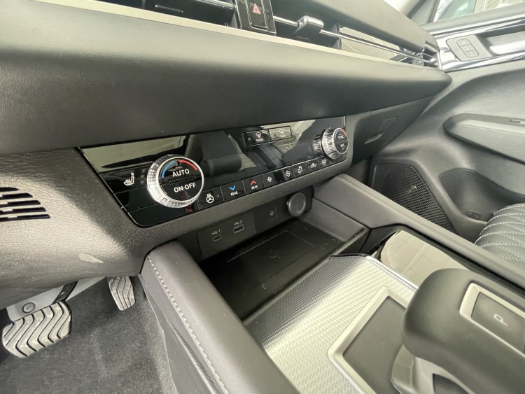 OUTLANDER 2.5 CVT ULTIMATE