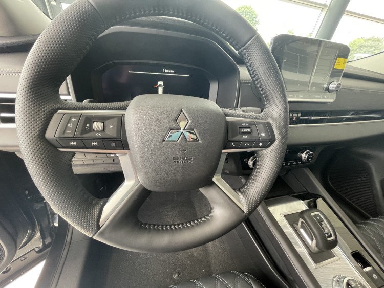 OUTLANDER 2.5 CVT ULTIMATE