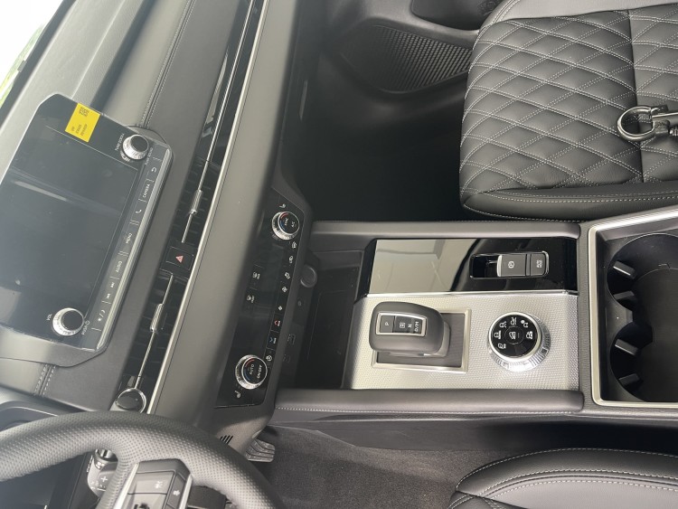 OUTLANDER 2.5 CVT ULTIMATE