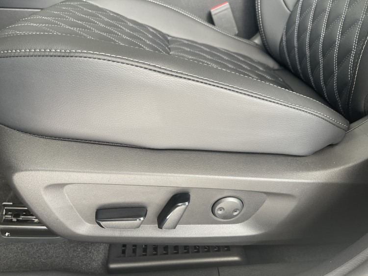 OUTLANDER 2.5 CVT ULTIMATE